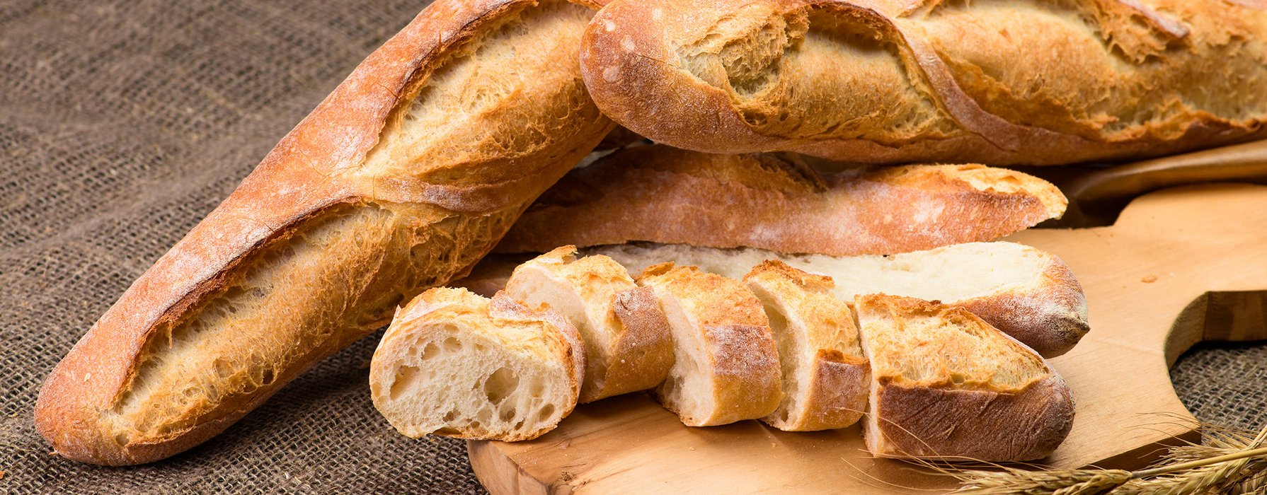 Aufgeschnittenes Weissbrot-Baguette